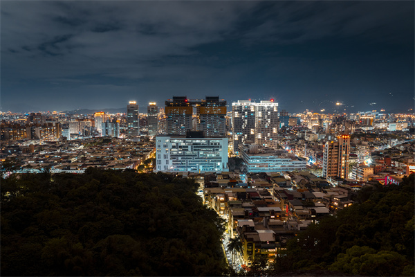 美国4月ADP就业人数增加19.2万，预期18万，3月数据上修